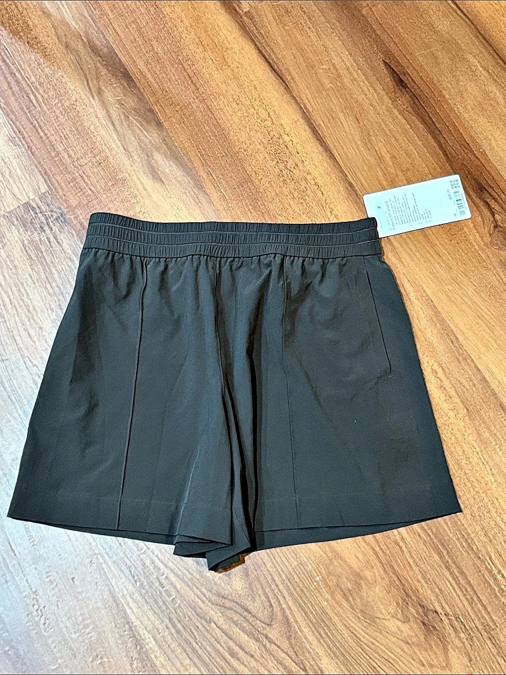 lululemon Breezy Mesh MR Short 6" Black Size Medium NWT